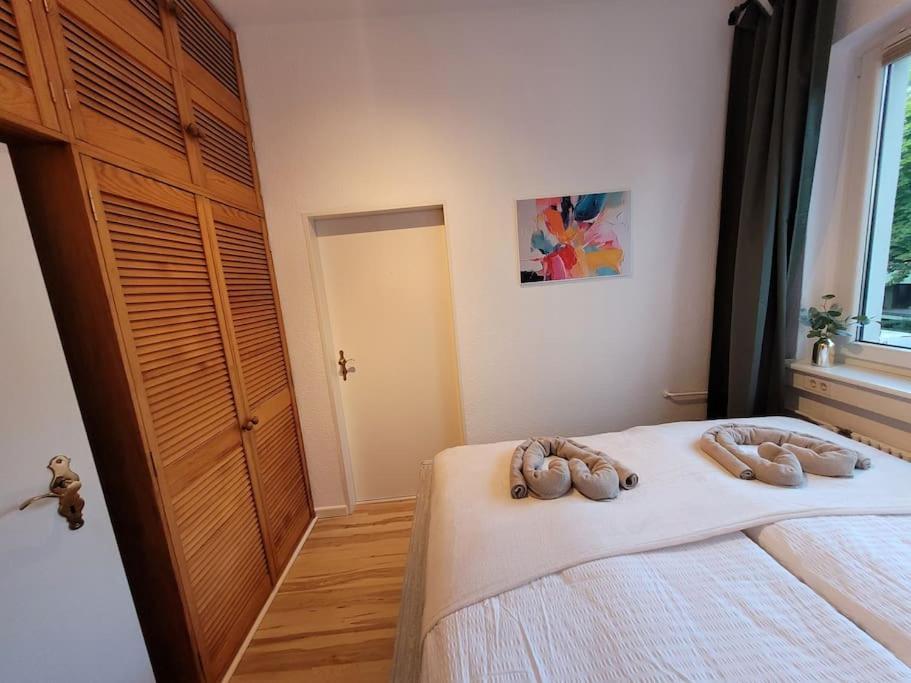 Duplex Apartment Ullstein- 4 Bedrooms, 2 Bathrooms, Living Room, 2 Parking Spaces, Boxspringbeds, Family & Business Apartment! Berlín Exterior foto