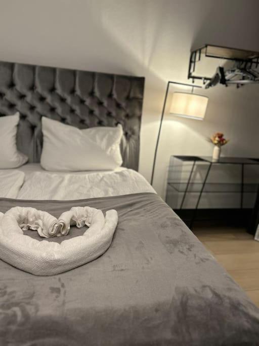Duplex Apartment Ullstein- 4 Bedrooms, 2 Bathrooms, Living Room, 2 Parking Spaces, Boxspringbeds, Family & Business Apartment! Berlín Exterior foto