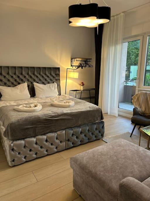 Duplex Apartment Ullstein- 4 Bedrooms, 2 Bathrooms, Living Room, 2 Parking Spaces, Boxspringbeds, Family & Business Apartment! Berlín Exterior foto