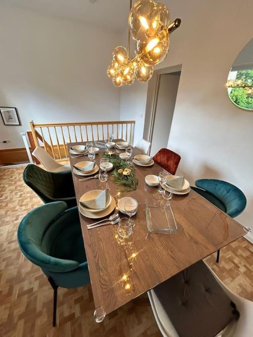 Duplex Apartment Ullstein- 4 Bedrooms, 2 Bathrooms, Living Room, 2 Parking Spaces, Boxspringbeds, Family & Business Apartment! Berlín Exterior foto