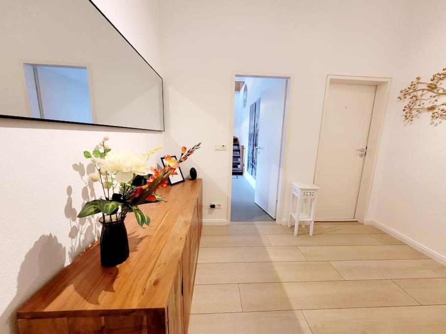 Duplex Apartment Ullstein- 4 Bedrooms, 2 Bathrooms, Living Room, 2 Parking Spaces, Boxspringbeds, Family & Business Apartment! Berlín Exterior foto