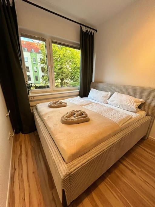 Duplex Apartment Ullstein- 4 Bedrooms, 2 Bathrooms, Living Room, 2 Parking Spaces, Boxspringbeds, Family & Business Apartment! Berlín Exterior foto