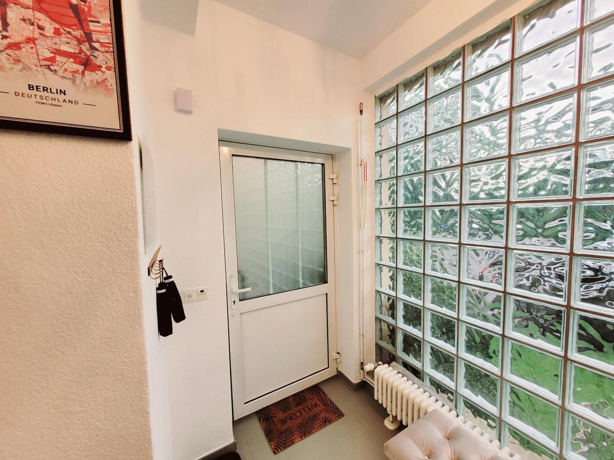 Duplex Apartment Ullstein- 4 Bedrooms, 2 Bathrooms, Living Room, 2 Parking Spaces, Boxspringbeds, Family & Business Apartment! Berlín Exterior foto