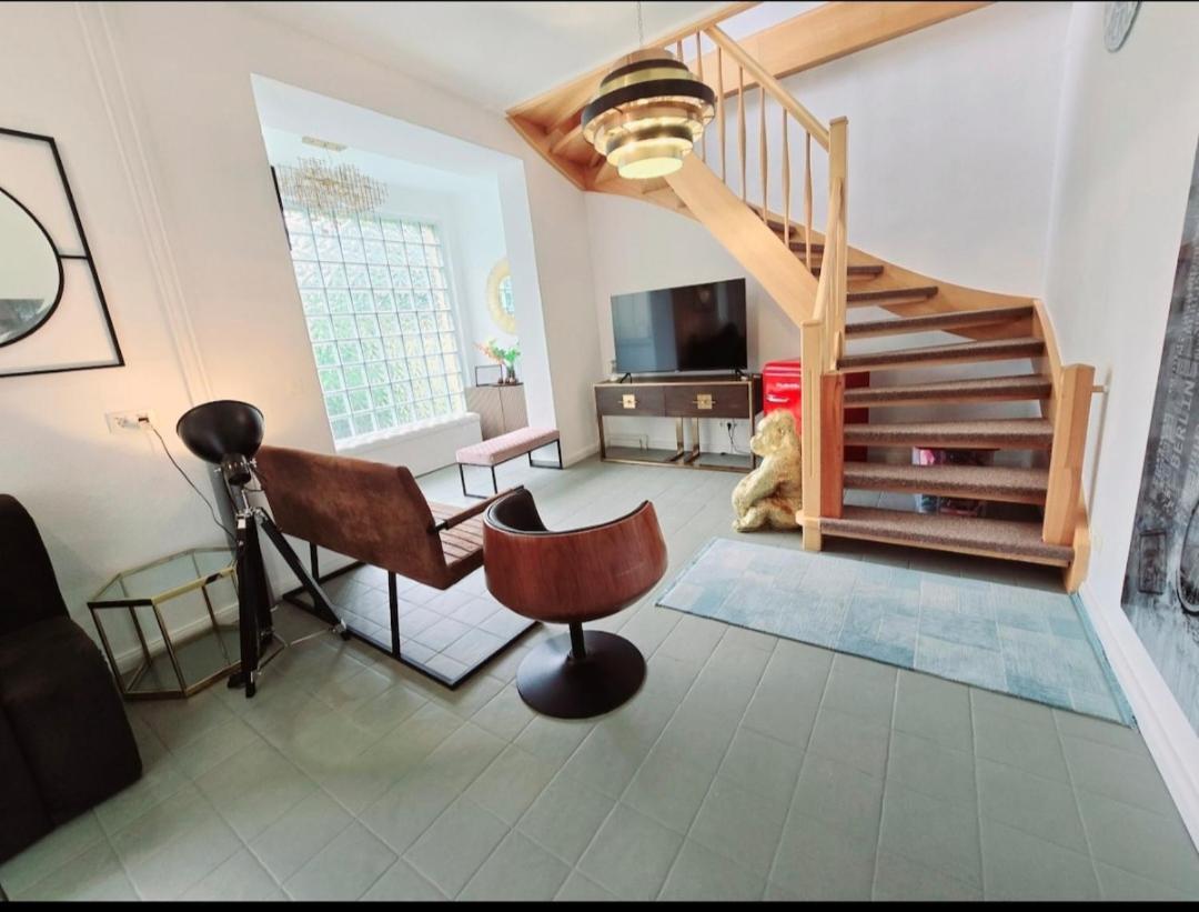 Duplex Apartment Ullstein- 4 Bedrooms, 2 Bathrooms, Living Room, 2 Parking Spaces, Boxspringbeds, Family & Business Apartment! Berlín Exterior foto